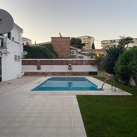 Love Rent4 Malaga Yolamar ベナルマデナ エクステリア 写真