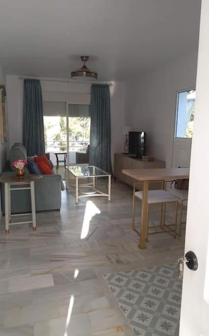 Love Rent4 Malaga Yolamar ベナルマデナ エクステリア 写真