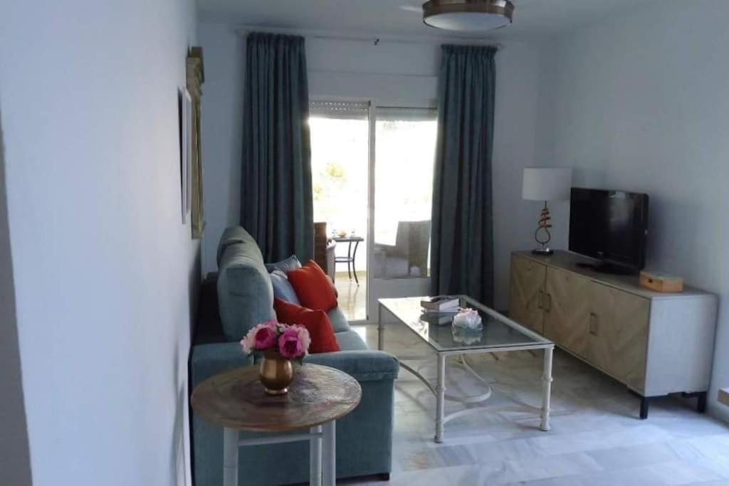 Love Rent4 Malaga Yolamar ベナルマデナ エクステリア 写真